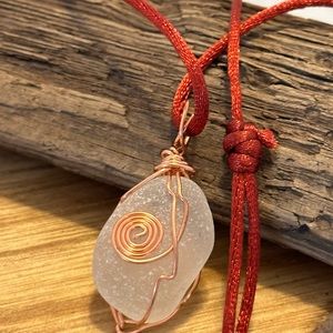 💕🌈💕LynneAnn’s Trinkets Genuine Frosty White English Bauble Copper wrapped😍